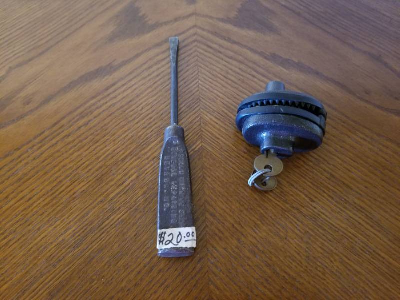 lot 3168 image: Metal Handled Screwdriver w Advertising, Keyed Master Lock - Vintage