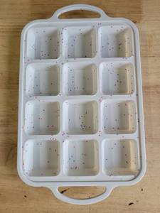 lot 20193 image: Silicone Baking Tray with Colorful Speckles 12 Cavity