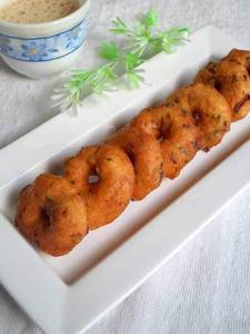 lot 12434 image: RADHE Export Store Stainless Steel Medu Vada and Donut Maker, Easy Press Machine for Homemade Vada, Crispy Results, Pack of 1