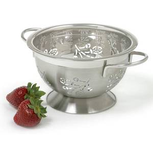 lot 14268 image: Norpro Stainless Steel 1.5 Quart Berry Colander,Silver, 6.25 inches16Cm