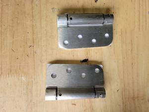 lot 20470 image: Door Hinges Closer 4in Heavy Duty 2 Hinges