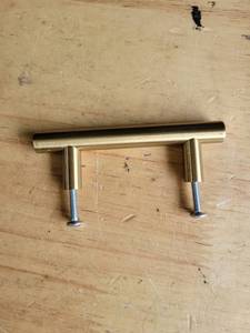 lot 20485 image: Gold-Tone T-Bar Cabinet Pull Handles with Mounting Screws 4in 6pack