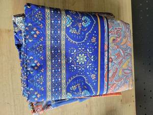 lot 20492 image: Decorative King Size Sheets Blue Floral and Ornamental Print