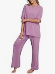 lot 8148 image: Pink T-Shirt and Pants Sleepware Set Size XL
