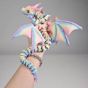 lot 8321 image: WUQIREN 3D Printed Dragon with Wings, 3D Printed Animals Toys, Fidget Dragon Toys, Flexible Articulated Winged Crystal Dragon Model, Desktop Pet Decor, Dragon Gift for Kids & Adult (Random-Rainbow)