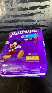 lot 12233 image: Pull-Ups Learning Layer 4T-5T 33 Count 38-50 lbs
