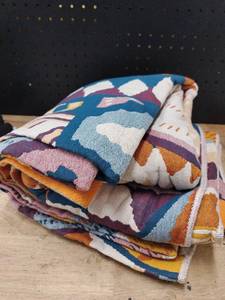 lot 13794 image: Full 100% Cotton Muslin Boho Blanket for Adults All Seasons 4-Layer GauzeReversible Lightweight Breathable Cotton Muslin Throw, Ideal for Sofa Couch Bed, All Seasons, Tapestry