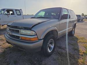 lot 24260 image: 2004 Chevrolet Blazer XL - Tan