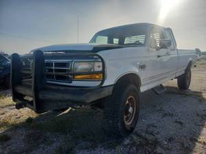 lot 24261 image: 1995 Ford F-250 Single-Cab Pickup Truck w Brush Guard - White&nbsp