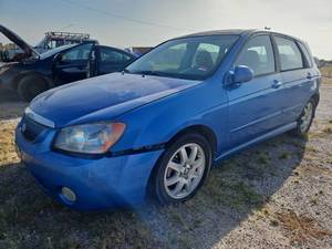 lot 24263 image: 2005 Kia Spectra 5 - Blue