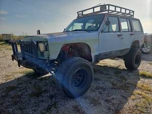 lot 24265 image: 1996 Jeep Cherokee - RedWhite
