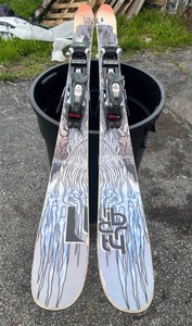 Liberty Skiis Stealth Rocker Used 182cm  Came in, dont know much about them, ive never skii’d before, just want to get rid of them