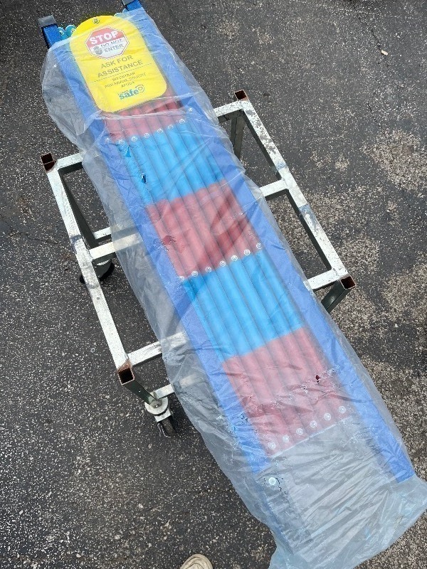 lot 315 image: Fiberglass Safety up it Barrier - 4 x 12 - Extends out to 10 - Great Utility Piece