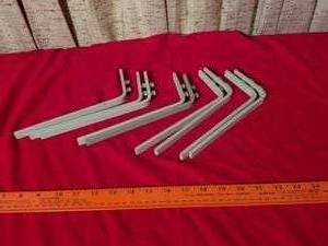 lot 336 image: Lot of 5 Angle Brackets with Mounting Holes