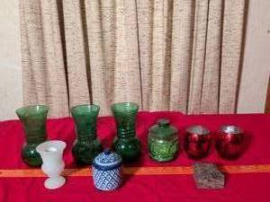 lot 337 image: Lot of 9 Decorative Glass Vessels Jars Containers Assorted Colors