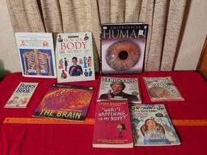 lot 365 image: Lot of 9 Educational Books Human Body Anatomy Skeletal System Brain