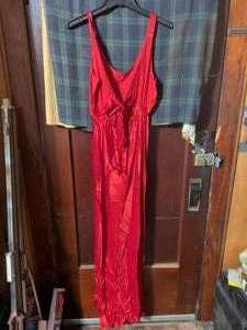 lot 416 image: Smart Set Special Collection Red Sleeveless Maxi Dress