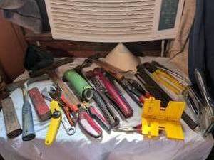 lot 425 image: Hand Tools Lot 20 Pieces Hammers Pliers Wrenches Chisels