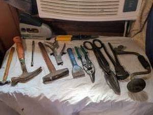 lot 426 image: Hand Tools Lot 15 Pieces Hammers Pruners Shears Scissors Pliers