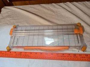 lot 498 image: Fiskars Paper Trimmer Cutter with Measuring Grid and Blade