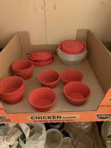 lot 537 image: Nissin Cup Noodles Chicken Flavor Baking Cups and Lids Set