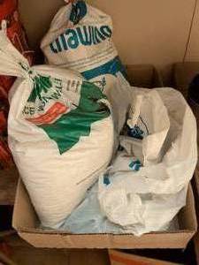 lot 540 image: Ice & Snow Melt De-Icer Bags Lot �� Sidewalks Driveways Sub-Zero