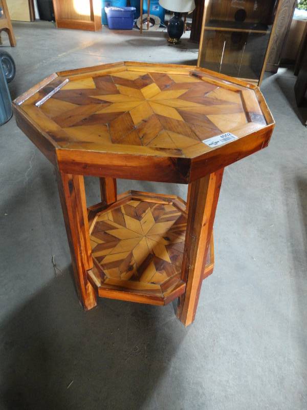 lot 4002 image: Decorative wood end table