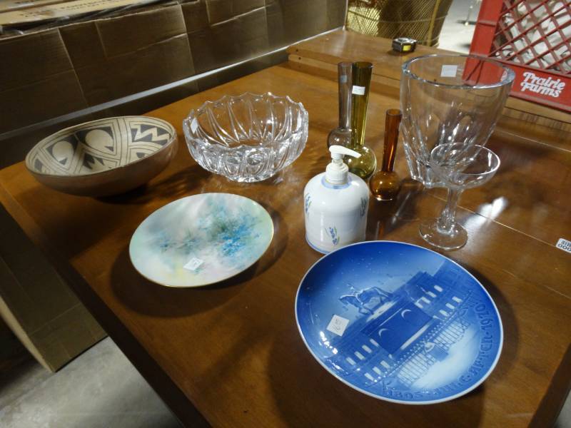 lot 4040 image: Lot of dishware.