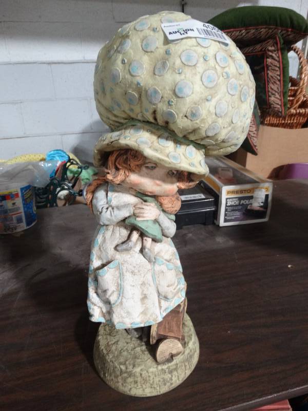 lot 4060 image: Garden statue.