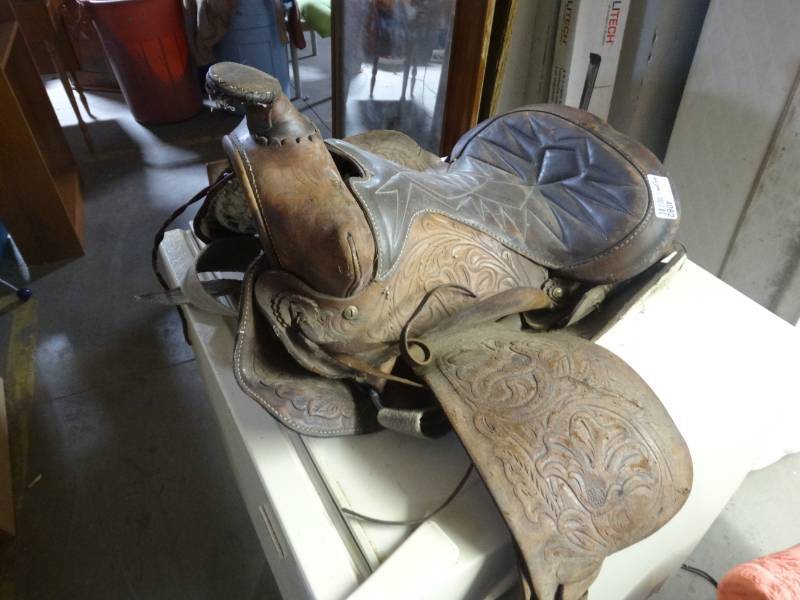 lot 4082 image: Horse saddle.