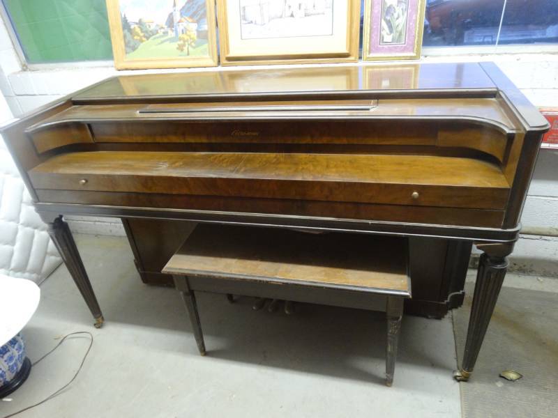 lot 4085 image: Acrosonic piano.