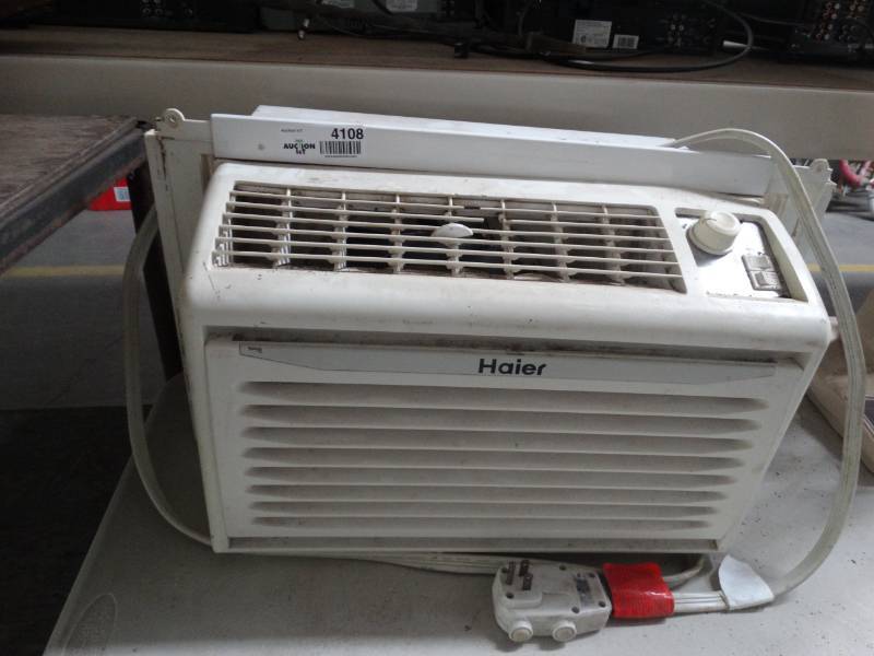 lot 4108 image: Haier window ac