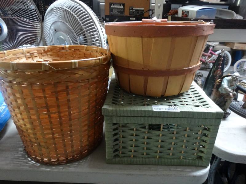 lot 4113 image: Wicker baskets, cage decor