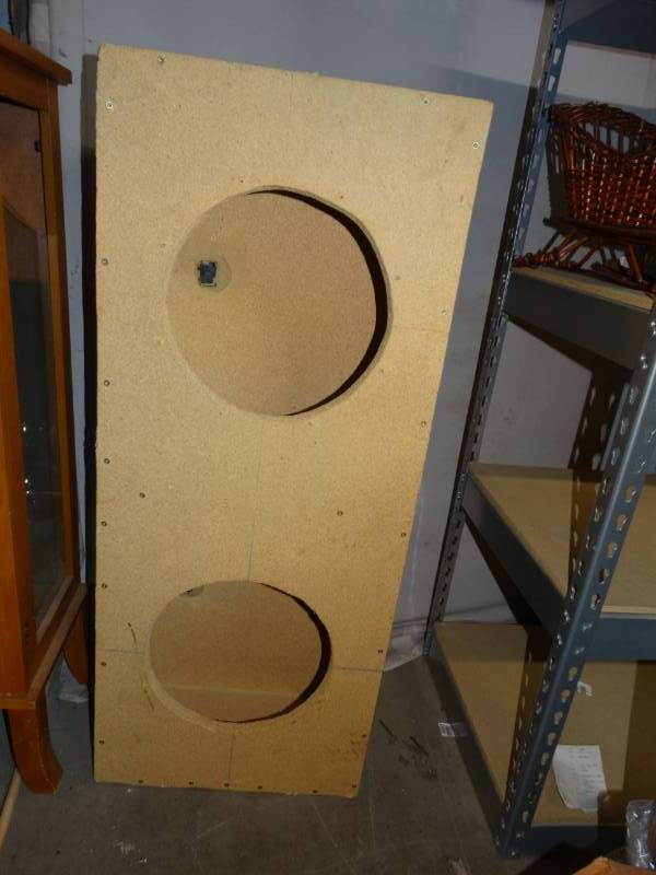 lot 4128 image: Speaker box