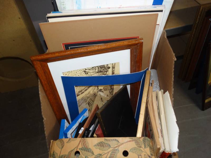 lot 4130 image: Large lot of pictures in frames and prints