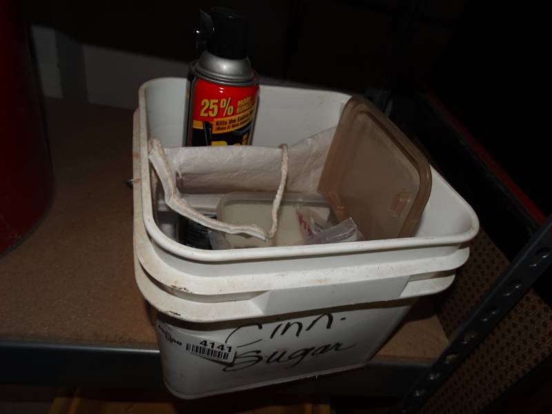 lot 4141 image: 3 litter boxes