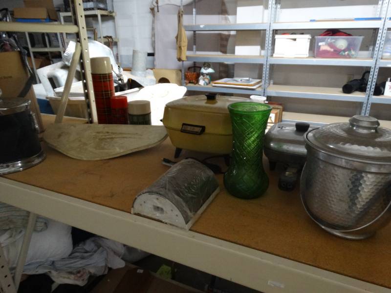 lot 4161 image: Lot with ice buckets, thermals, vase, etc.