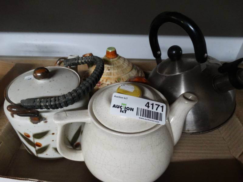 lot 4171 image: Lot of tea pots.