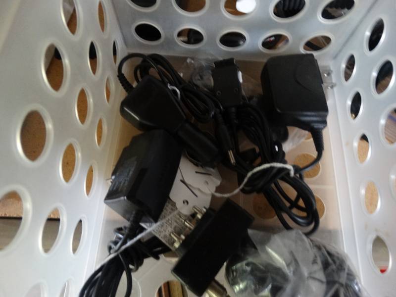 lot 4179 image: Lot of small metal cups and various chargers.
