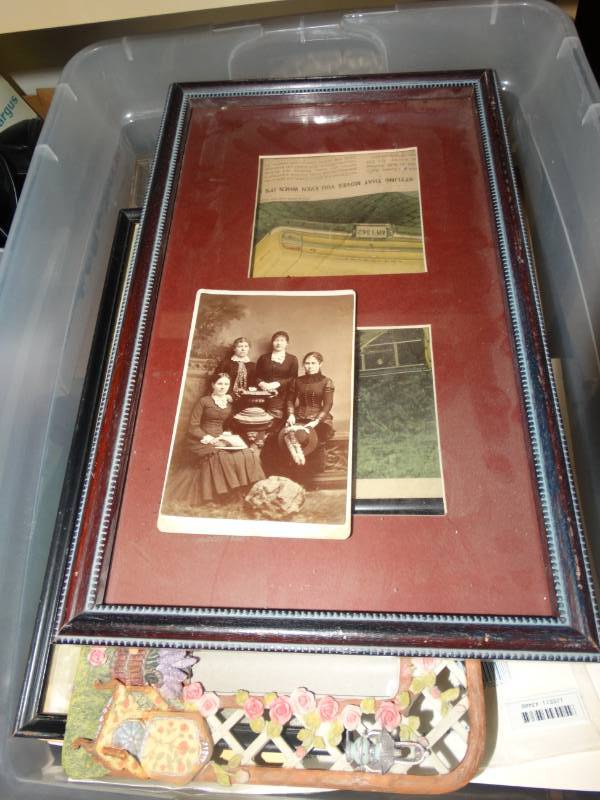 lot 4180 image: Lot of pictures and picture frames.