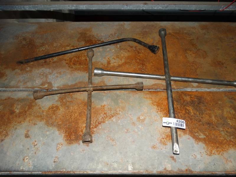 lot 4206 image: 2 Four ways and a crowbar.