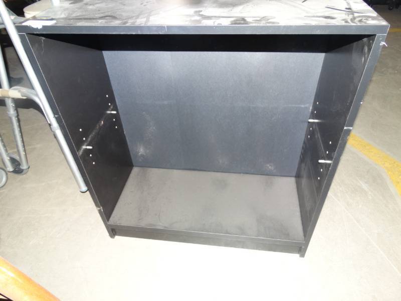 lot 4210 image: Shelf.