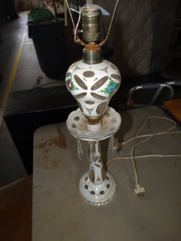 lot 4216 image: Decorative lamp.