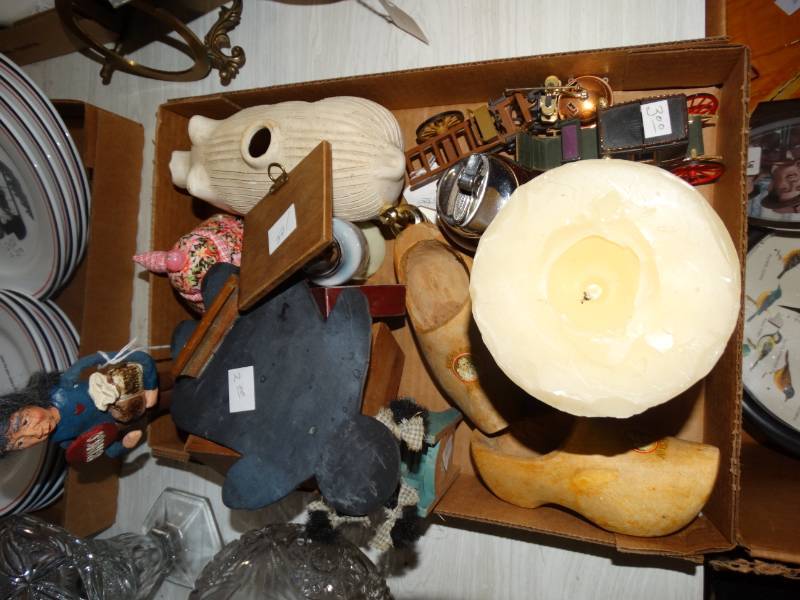 lot 4219 image: Lot of miscellaneous items.