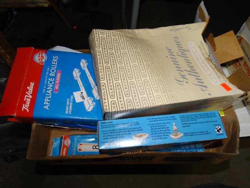 lot 4237 image: Appliance rollers. Vacuum bags. Cat litter liners.