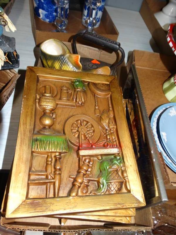 lot 4238 image: Wall and home decor