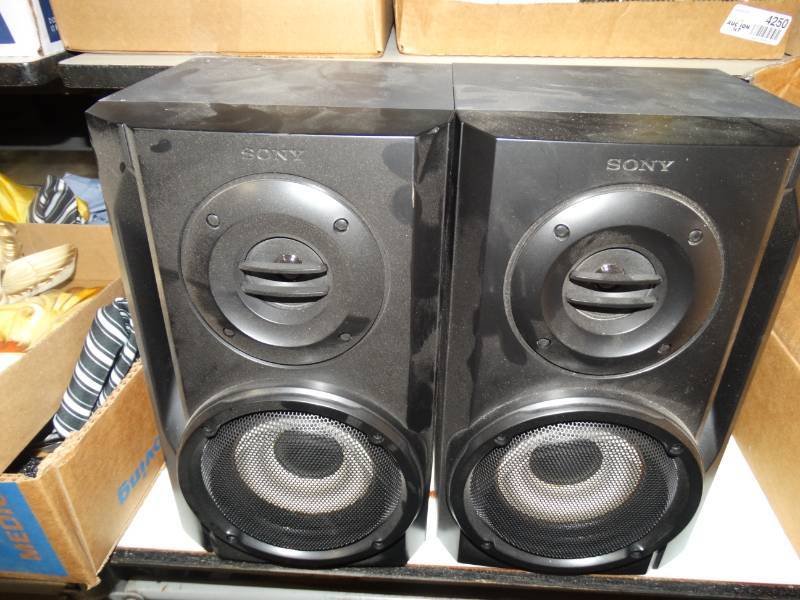 lot 4249 image: 2 sony speakers