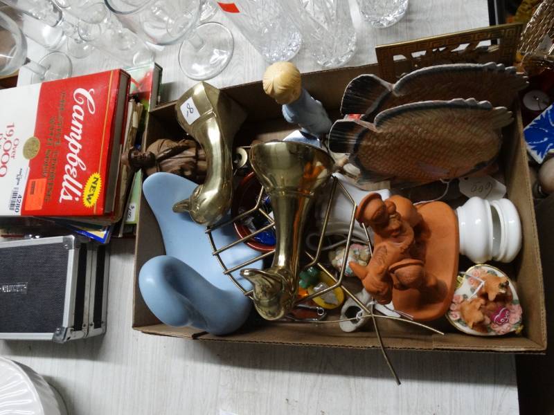 lot 4268 image: Lot of home decor