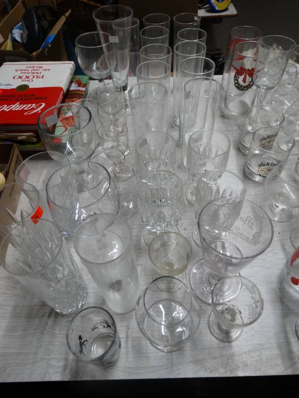 lot 4270 image: Lot of drinking glasses