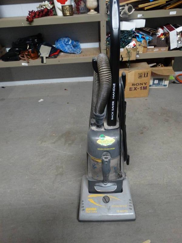 lot 4276 image: Eureka 12 amp vacuum